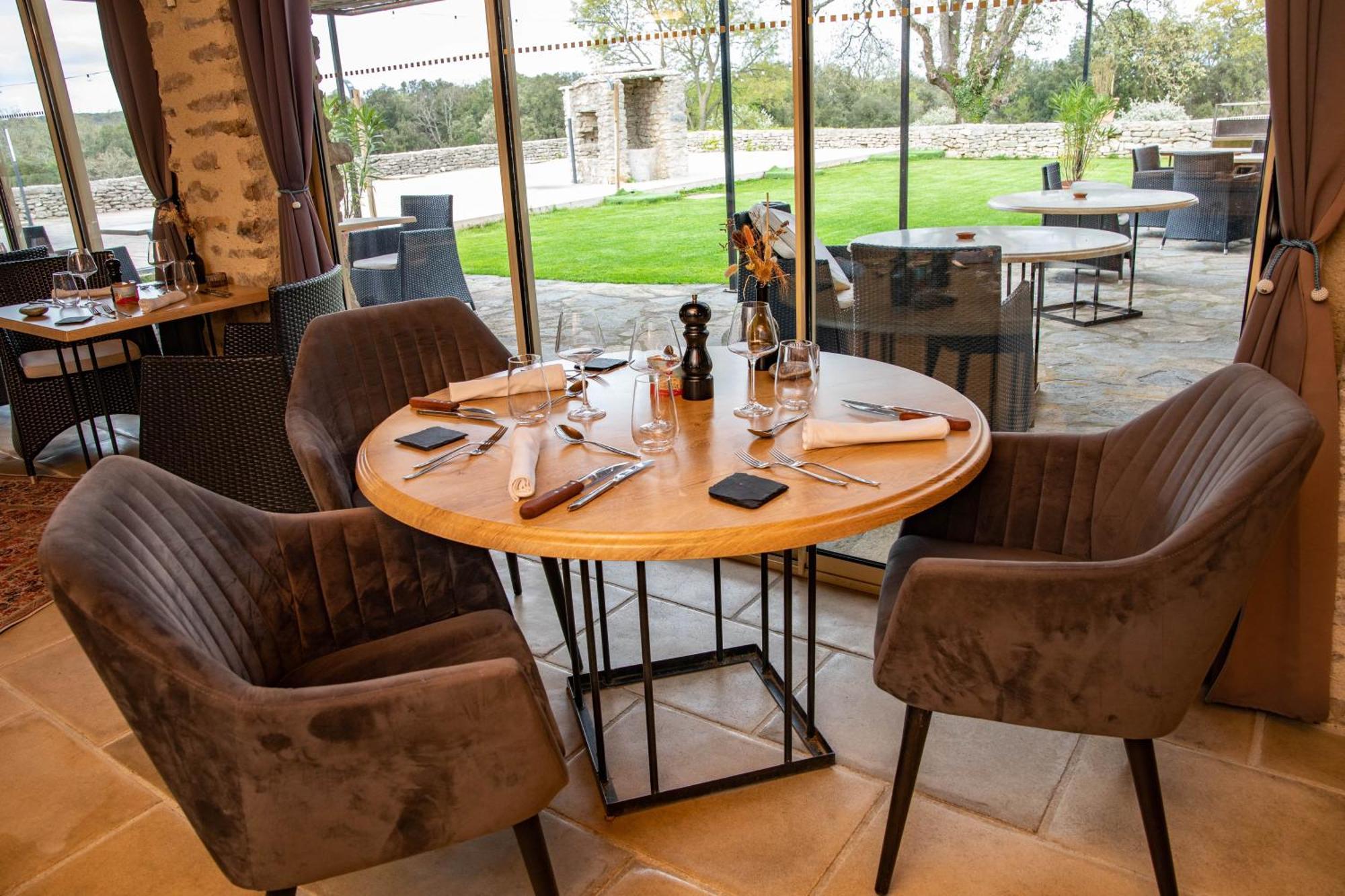 Hotel Mas De Baumes 3*